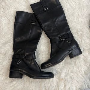 Leather black boots